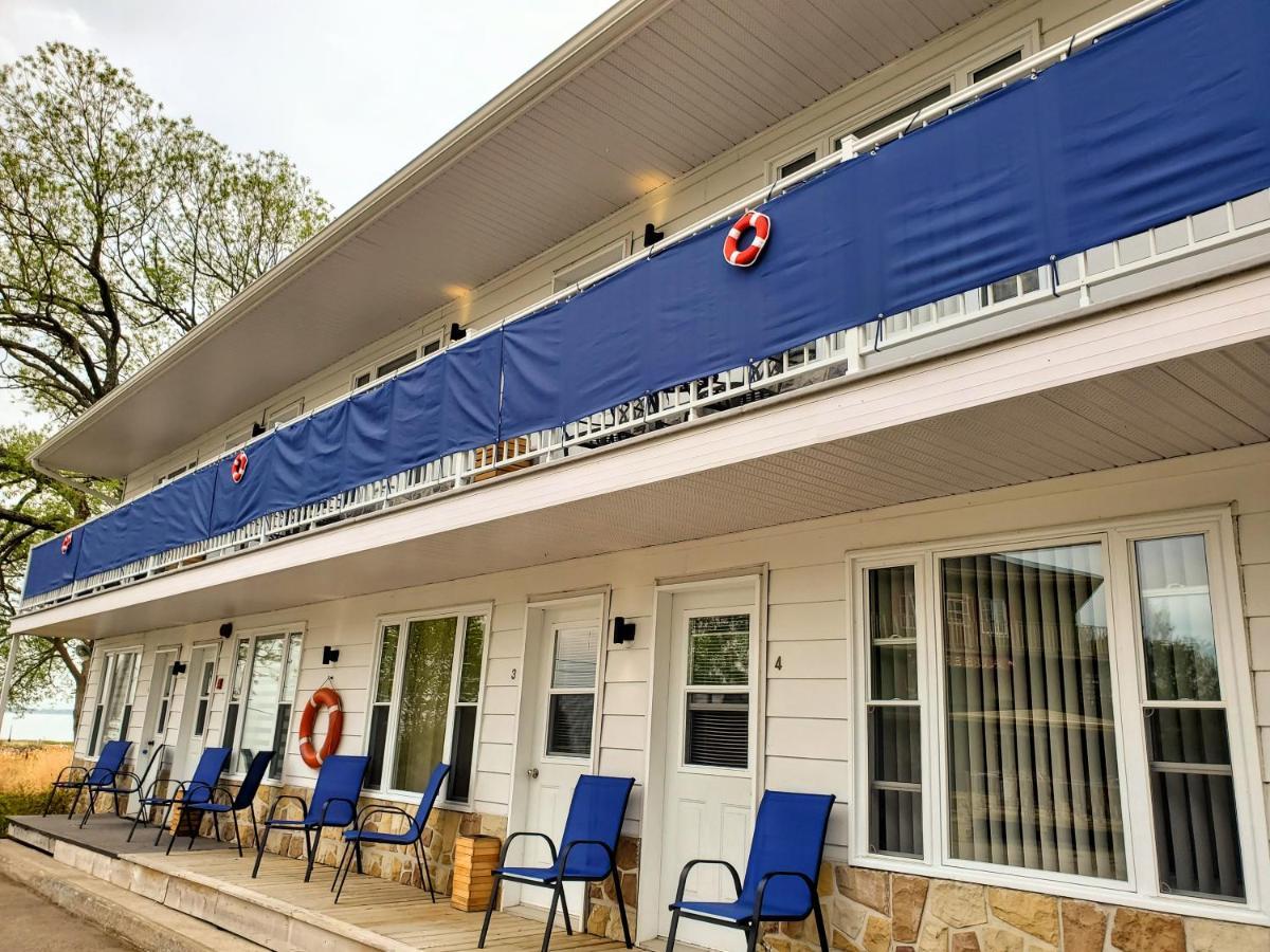 Les Petits Studios Du Bord De L'Eau Saint-Joseph-de-la-Rive 外观 照片